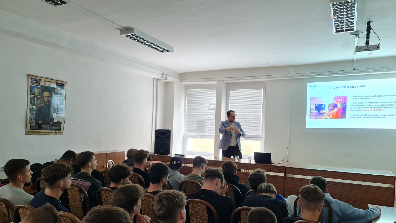 Úrad pre reguláciu hazardných hier spustil vzdelávací projekt pre stredoškolákov